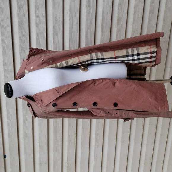 Burberry Antique Rose Iridescent Trench Coat - Picture 14 of 14